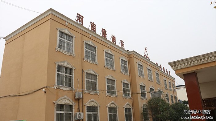 无纺布膏药生产工厂实拍图
